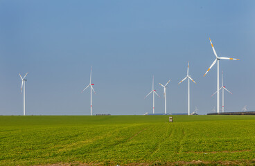 Windpark in ländlicher Umgebung, Landschaft