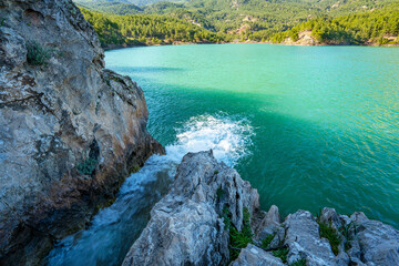 Doyran Pond has a unique tranquillity environment with surrounding mountain scenery and lush green nature, which is at the borders of Konyaaltı district of Antalya