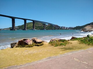 Obraz premium A cada passo o comum nos acompanha e nos faz humanos. Isso justificas o quanto tentamos ser diferentes e o que pessoas se submetem para isso.