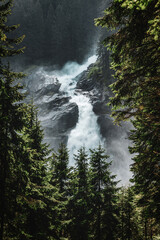 Fototapeta na wymiar Panoramablick auf die Krimmler Wasserfälle die höchsten Wasserfälle Österreichs.