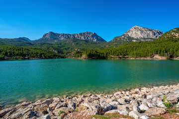Doyran Pond has a unique tranquillity environment with surrounding mountain scenery and lush green nature, which is at the borders of Konyaaltı district of Antalya
