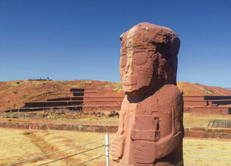 Monolito bennett de tiwanaku