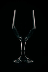 Copa silueta, fondo negro.