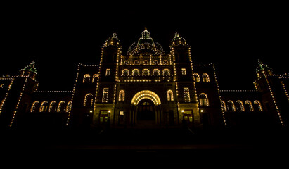 Fototapeta na wymiar glowing lights of the British Columbia parliament 
