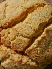 원형모양의 소보로빵, 음식
