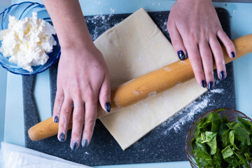 Cheese spinach pie. Salty cake recipe. Step by step. View from above. The girl is cooking. Step 5 © Дарья Сахарова