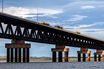 View of the railroad Bridge, is a mixed bridge that serves to cross of Parana River