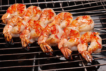 grilled prawns with grill grate