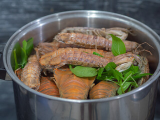 Steamed mix seafood: mantis shrimp and flathead lobster