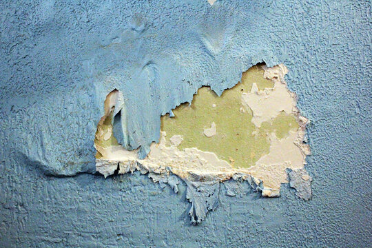 peinture &eacute;caill&eacute;e