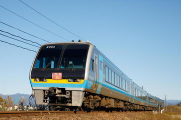 Obraz premium JR四国 土讃線 特急南風 ２０００系