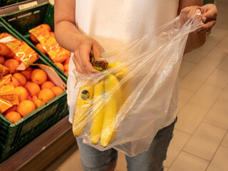 Plastiktüten im Supermarkt Plastikmüll