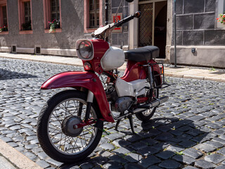 Fototapeta premium Altes Moped aus der ehemaligen DDR