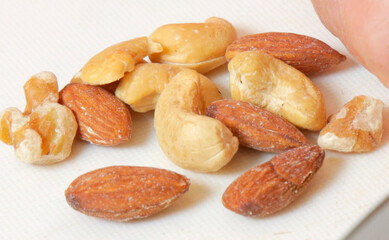 ミックスナッツ