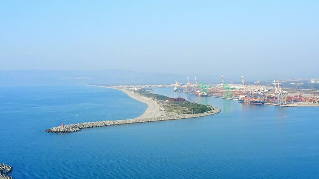 Porto di Gioia Tauro in Calabria