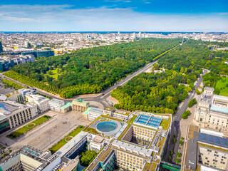 Obraz na płótnie Canvas Aerial view of Brandenburg gate in summer day, Berlin