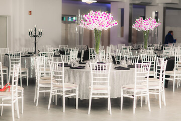 decorations made of wood and wildflowers served on the festive table