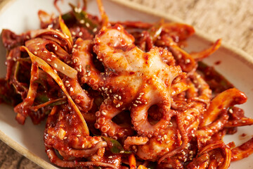 Stir-fried spicy vegetable octopus