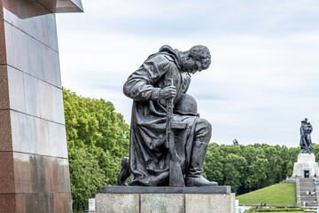 Obraz premium Soviet era Treptow park in East Berlin