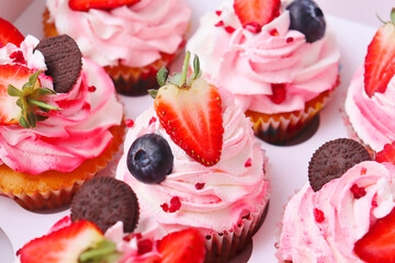 cupcakes with strawberries