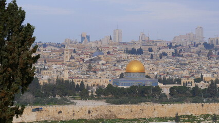 Naklejka premium Blick vom Ölberg auf den Tempelberg, mit Al-Aqsa-Moschee und Felsendom