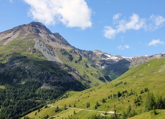 Fototapeta premium The surrounding mountains of Grossglockner (in Austria, Europe)