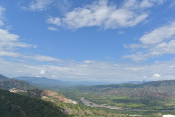 Fototapeta na wymiar paisaje represa Huila