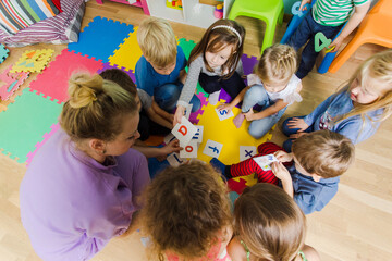 Educational group activity at the kindergarten or daycare - 418134179