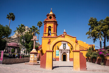 Fototapeta na wymiar The Parroquia San Sebastian church, Bernal, Queretaro, Mexico 