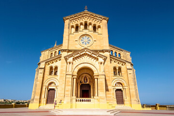 Fototapeta na wymiar Maltese church 