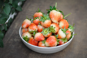 strawberry or fresh strawberry