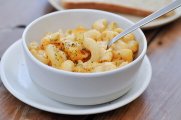 macaroni or cheese macaroni, macaroni with cheese topping