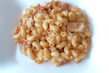 Macaroni is very good meal in holiday.