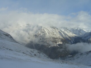 Fototapeta na wymiar Winter in the mountains. Alps