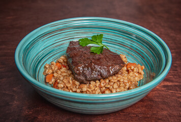 Traditional veal cheeks with pearl barley
