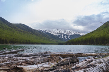 Fototapeta na wymiar Lake Stanton with Great Northern Mountain in background