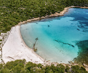 La bellissima spiaggia del relitto a Caprera, isola della Maddalena, Sardegna.