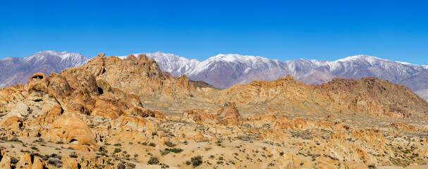 USA, California, Lone Pine. Alabama Hills with the Inyo Mountains.