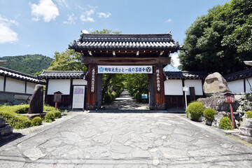 Fototapeta premium 西教寺 総門 滋賀県大津市坂本