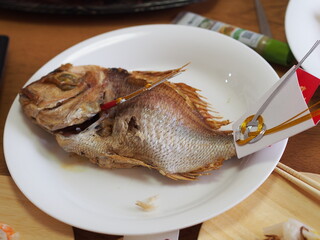 お食い初めで使った鯛の塩焼き