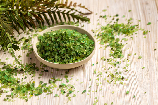 Green sea salt for bathing