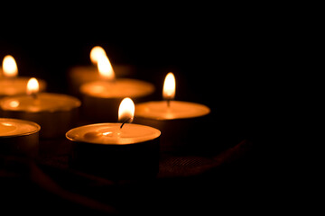 Candles that shine in the dark	