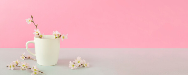 Sakura and cafe, Spring drink, Japanese drink, etc. 桜とカフェ、春の飲み物、日本の飲み物