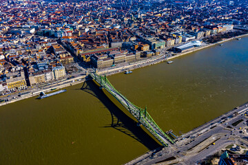 Obraz premium Budapest aus der Luft | Luftbilder von Ungarns Hauptstadt Budapest mit allen Sehenswürdigkeiten von Budapest