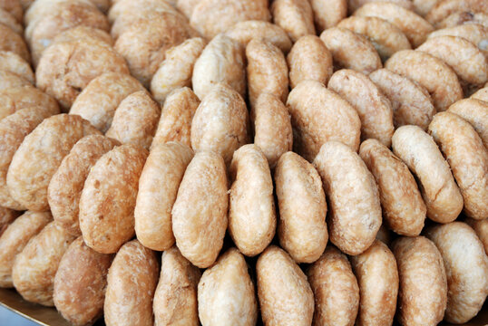 food gulab jamun puri matthi