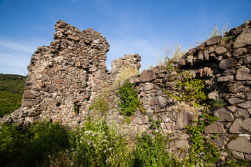 Fototapeta na wymiar Ruins of castle on Black Mountain in Vinogradovo, Transcarpathian, Ukraine
