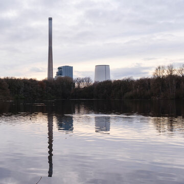 Kraftwerk und Abendstimmung am Beversee, Bergkamen, Ruhrgebiet, Nordrhein-Westfalen, Deutschland, Europa