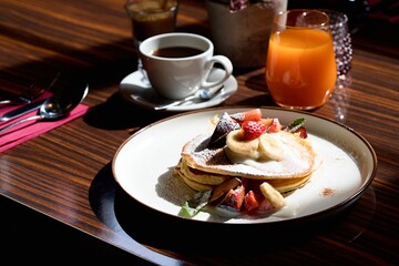 Breakfast, in the morning on the air.