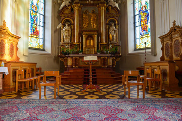 Innenansicht Katholische Kirche St. Johannes der Täufer in Weinfelden im Kanton Thurgau - Schweiz