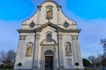 Fototapeta na wymiar Katholische Kirche St. Johannes der Täufer in Weinfelden im Kanton Thurgau - Schweiz